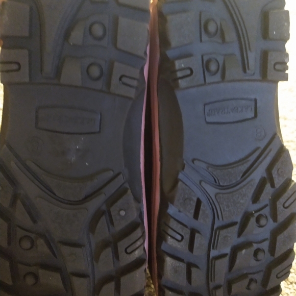 Women's Lake & Trail pink and black snow boot, size 8. - Picture 6 of 7